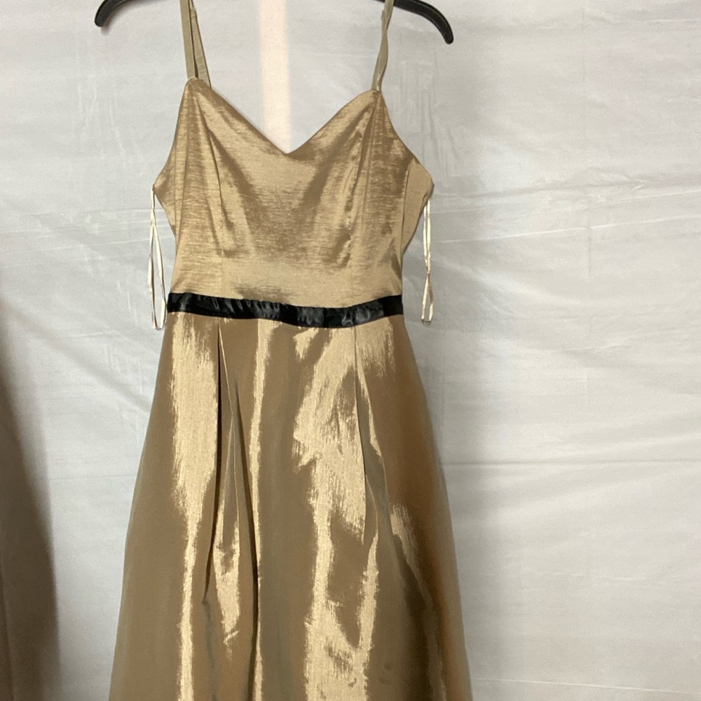 Gold long dress - Picture 1 of 2